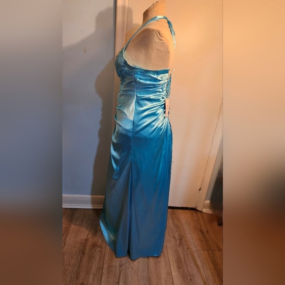 Elegant Blue Halter Dress - Picture 8 of 10